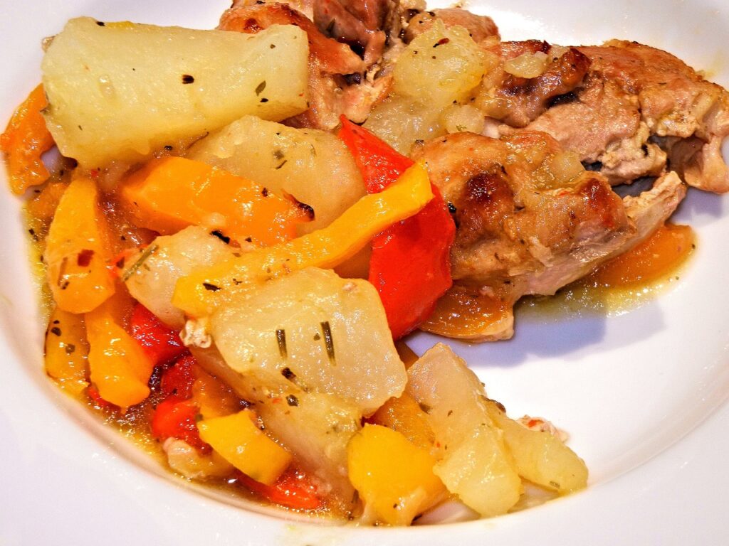 roasted chicken, peppers, potato-842304.jpg